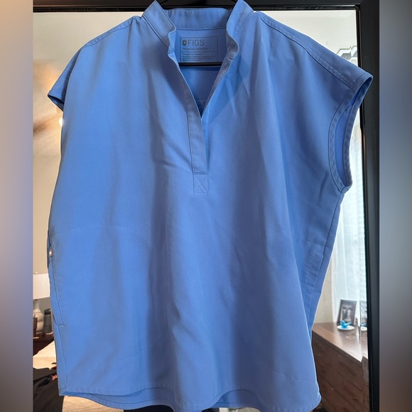 FIGS Scrub Set in Ceil Blue- Rafaela Top, High Waisted Joggers - Picture 1 of 5